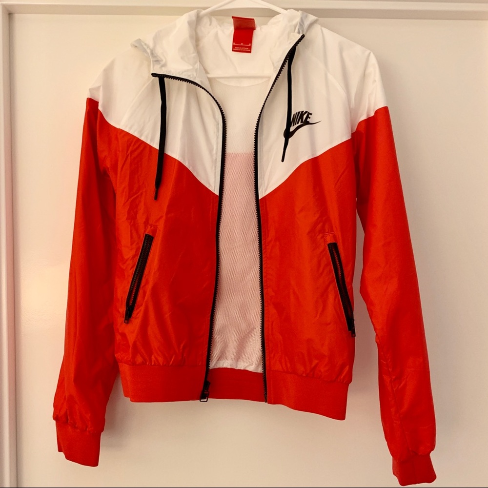 NWOT Nike Windrunner Jacket